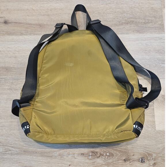 Pajar Canada Olive Green Quilted Backpack Casual Travel Minimalist Basic Outdoor - Picture 7 of 8